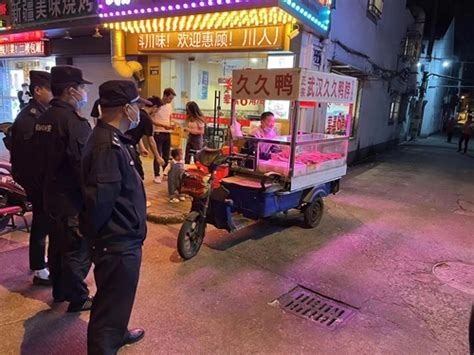 姜山镇综合行政执法队开展无证摊贩专项整治行动