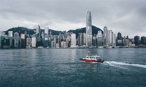 星轮渡维多利亚港船身后有香港岛天线中高清图片下载-正版图片502869649-摄图网