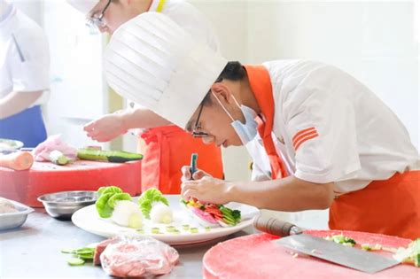 学习烹饪到底学西餐还是学中餐-厨师新闻-山西新东方烹饪学校