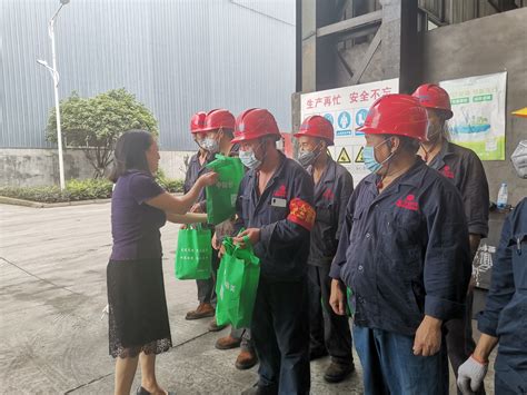 绵竹市总工会开展送清凉活动助力企业发展
