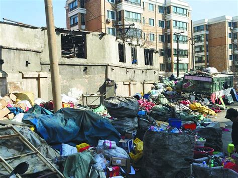 北京垃圾分类实施近一年，竟然还有小区垃圾堆积成山......-千龙网·中国首都网