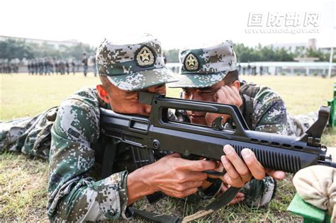 驻香港部队某教导团扎实开展“五小活动”助力新兵开训 - 中华人民共和国国防部