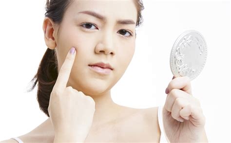 脸部皮肤干燥脱皮？坚持4个方法，改善皮肤干燥-京东健康