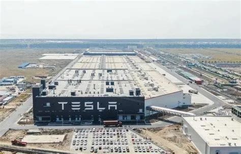航拍特斯拉上海超级工厂建设全程：仅仅一年半千亩厂房拔地而起_腾讯视频