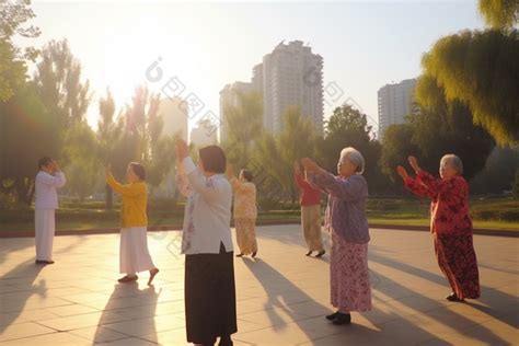 黄埔公园最受欢迎的广场舞队在此！你有没有看过她们跳舞？ -信息时报