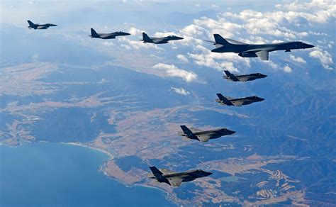 韩美举行军演，俄罗斯不请自来，轰炸机编队直接闯入韩防空识别区