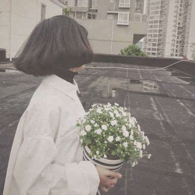 花朵女生头像温柔