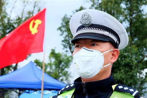 《警民情》 -中国警察网