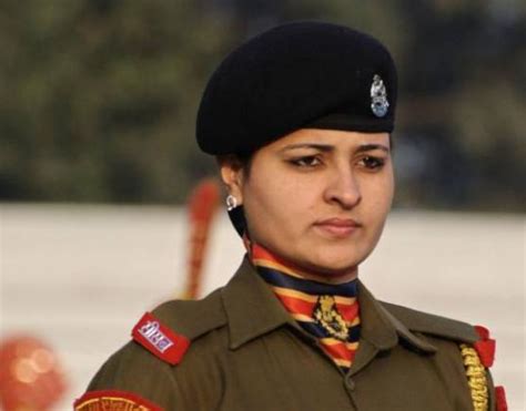 中印边境上的印度女兵的真实生活：最后一张真的动|印度|女兵|中印边境_新浪新闻