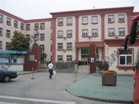 上海校讯中心 - 上海奉贤区世外教育附属临港外国语学校（初中）