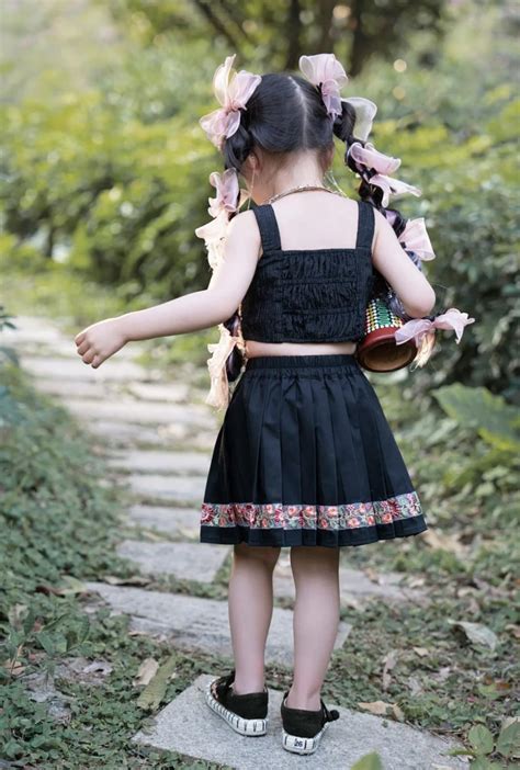 新款哈尼公主女童民族套装儿童宝宝哈尼族写真度假演出服-阿里巴巴