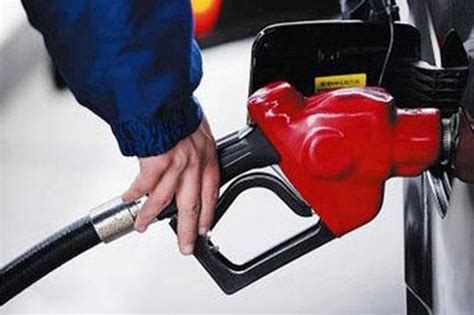 油价迎年内最大降幅 92号汽油重回6元区间-中国吉林网