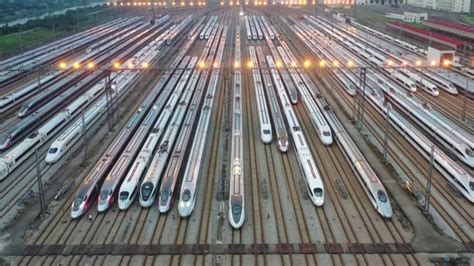 武汉解封｜航拍武汉站 高铁列车“加速度”驶向远方|加速度|高铁|新冠肺炎_新浪新闻