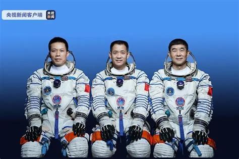 神舟十五号航天员完成首次出舱任务_凤凰网视频_凤凰网