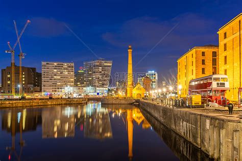 利物浦天际线建筑码头阿尔伯码头日落黄昏,利物浦英国高清图片下载-正版图片300885815-摄图网