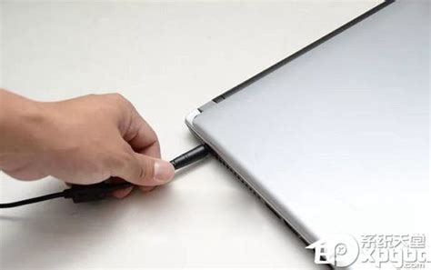 笔记本键盘进水怎么办 笔记本电脑进水应该怎么办_知秀网