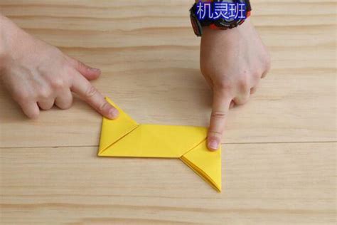 简单的回旋镖折纸，看一遍就能学会回旋镖的折法，DIY手工制作