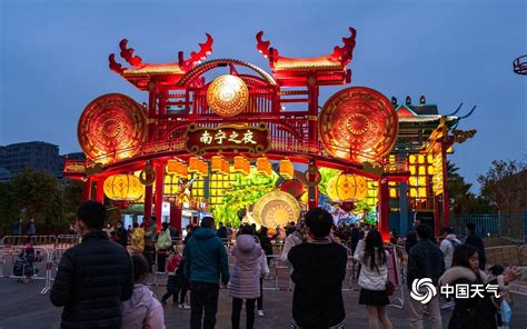 广西南宁不夜城灯火璀璨 热闹迎新春-天气图集-中国天气网