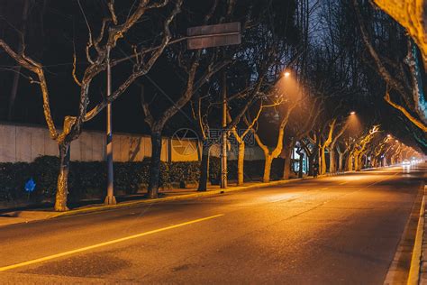 街道夜景图片