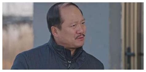 54岁谢广坤被原配开撕，爆料他多次出轨，不满三任妻子都生的女儿