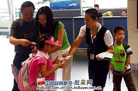 “无陪旅客”享“一站式”办理，深圳机场迎暑运“无陪儿童”乘机高峰 - 民用航空网