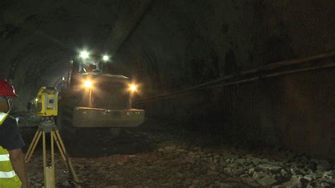 中铁二十局集团有限公司 管理动态 二公司西延高铁项目开展“质量月”隧道质量安全大检查