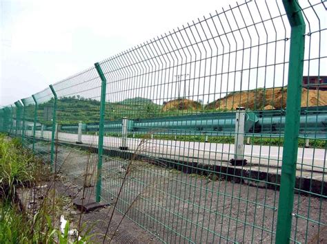 双边丝护栏网高速公路双边丝护栏网隔离栅果园圈地双边丝护栏网-阿里巴巴