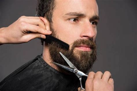 经常刮胡子有什么危害 男人刮胡子正确步骤