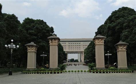 广西大学，中国南方著名高校，也是广西综合实力最强的高等学府|南方|广西大学|学府_新浪新闻