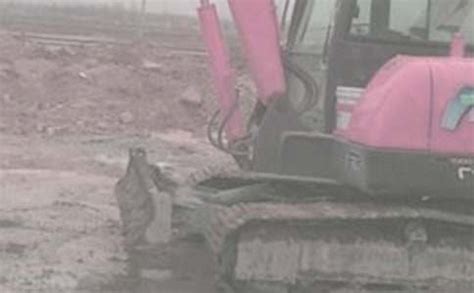 挖土机正在施工现场开山高清图片下载_红动中国