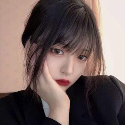微笑甜美女生头像