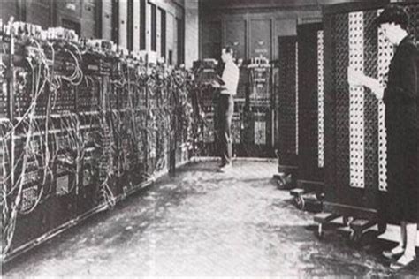 世界上第一台电脑：第一代电子计算机发明于1946年_巴拉排行榜