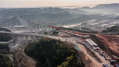 汉巴南铁路实现隧通，全线预计2024年5月开通运营_四川在线