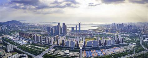 深圳市服务业发展“十四五”规划发布 2025年深圳服务业增加值突破2.5万亿元