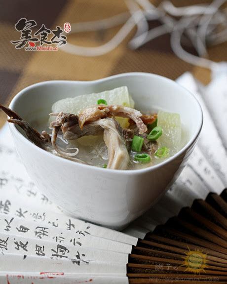 冬瓜鸭舌鸭架汤,冬瓜鸭舌鸭架汤的家常做法 - 美食杰菜谱做法大全