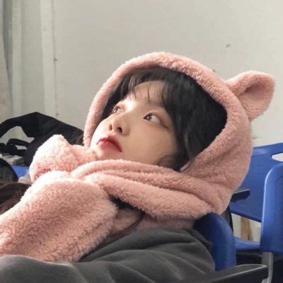 头像慵懒偏甜美女生真人