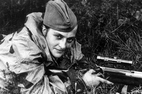 世界第一女狙击手：柳德米拉·帕夫利琴科击毙309名敌军_巴拉排行榜