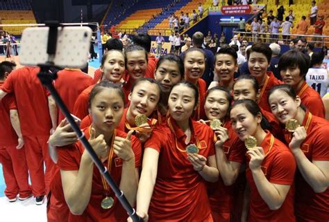 8年5届4次夺冠！中国女排笑傲亚洲 赛季完美收官_体育新闻_海峡网