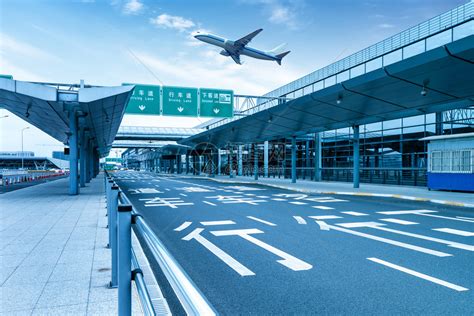 乌海机场开展登机桥维护保养工作-中国民航网