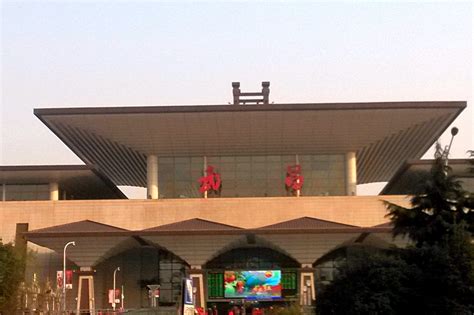 为什么武汉的火车站取名为武昌站和汉口站_车主指南