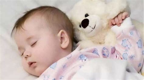 为什么宝宝总是爱晚上出生 新生儿睡觉总是爱哭闹怎么办 _八宝网