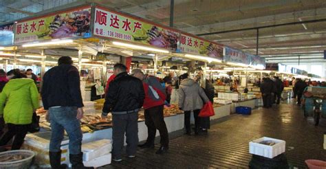 青岛：节日海鲜市场销售火热 -青报网-青岛日报官网