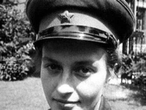 309个狙杀：苏军女狙击手凭此成绩封王，德军狙击教官也被她猎杀_柳德米拉_德国_卡米希里