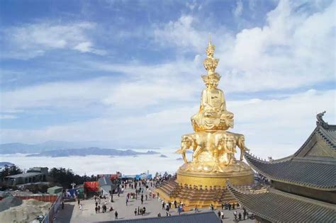 2022华藏寺游玩攻略,华藏寺就在金顶，也是金光灿灿的【去哪儿攻略】