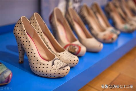 在线买鞋子女孩元素素材下载-正版素材400786356-摄图网
