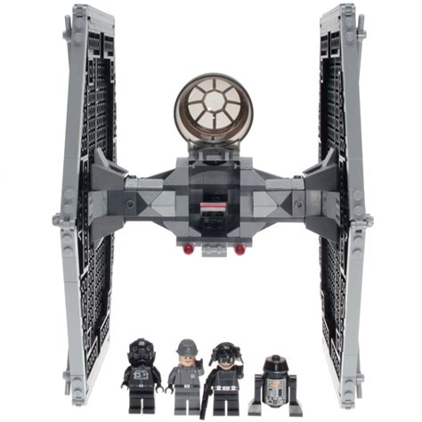 LEGO Star Wars 9492 pas cher - TIE Fighter