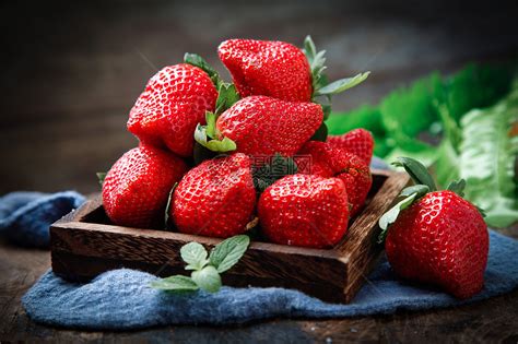 “红颜草莓”身价10年翻4倍，不仅仅因为有一个好听的名字｜寻找中国果王③__财经头条
