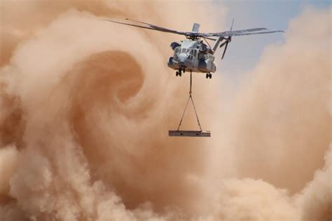 美国SB-1直升机创下新纪录 最高飞行速度达每小时430千米