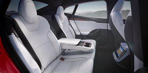 2023款特斯拉Model S/X 将获得更大尺寸的后排娱乐显示屏_易车