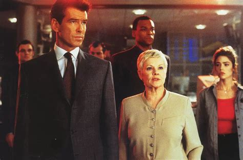 1999年上映的007系列电影《黑日危机》，皮尔斯.布鲁斯南和苏菲.玛索主演。_腾讯视频
